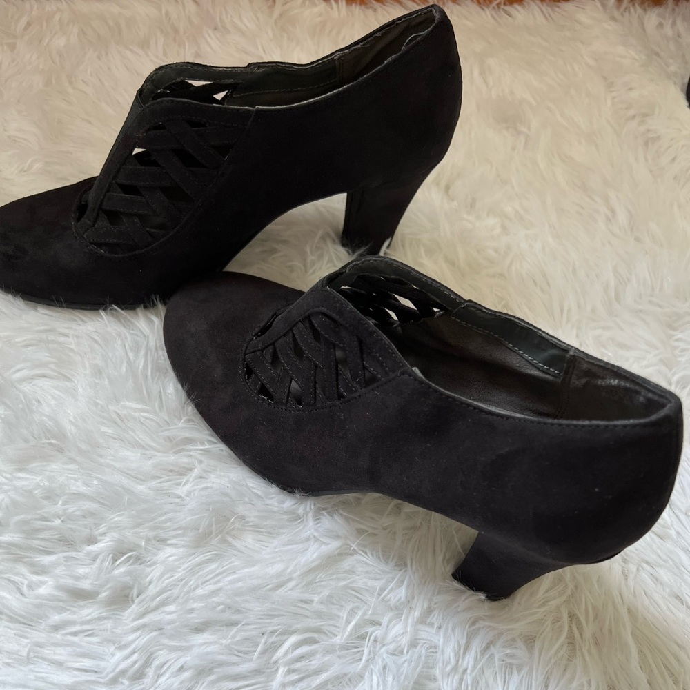 Aerosoles Petroleum Black Cutout Zip Bootie Womens Size 7.5